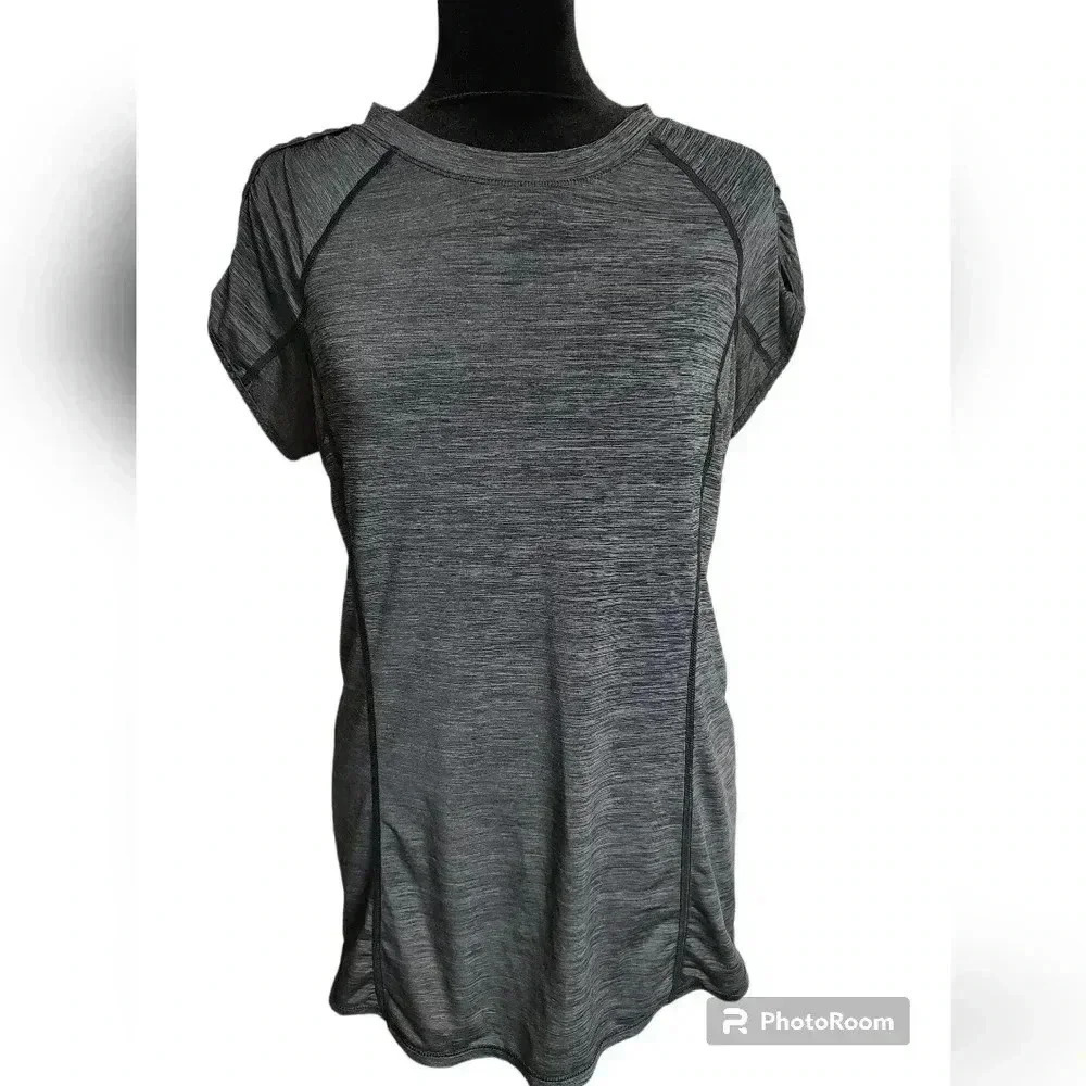 Lululemon tshirt